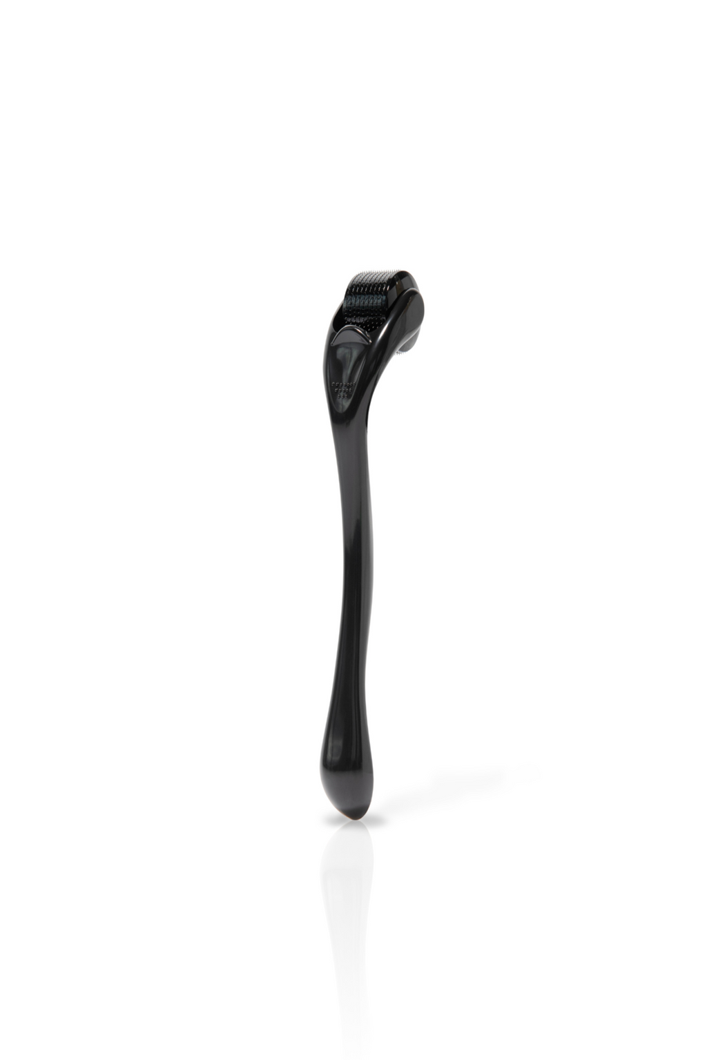 Dermaroller Microneedling aide à la repousse